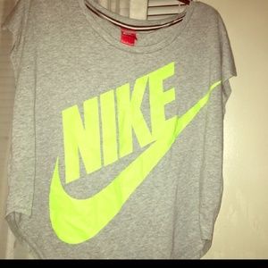 Nike Athletic Top Size L.